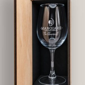 Personalized engraved wine glass in a handcrafted wooden gift box by Morphi Labs